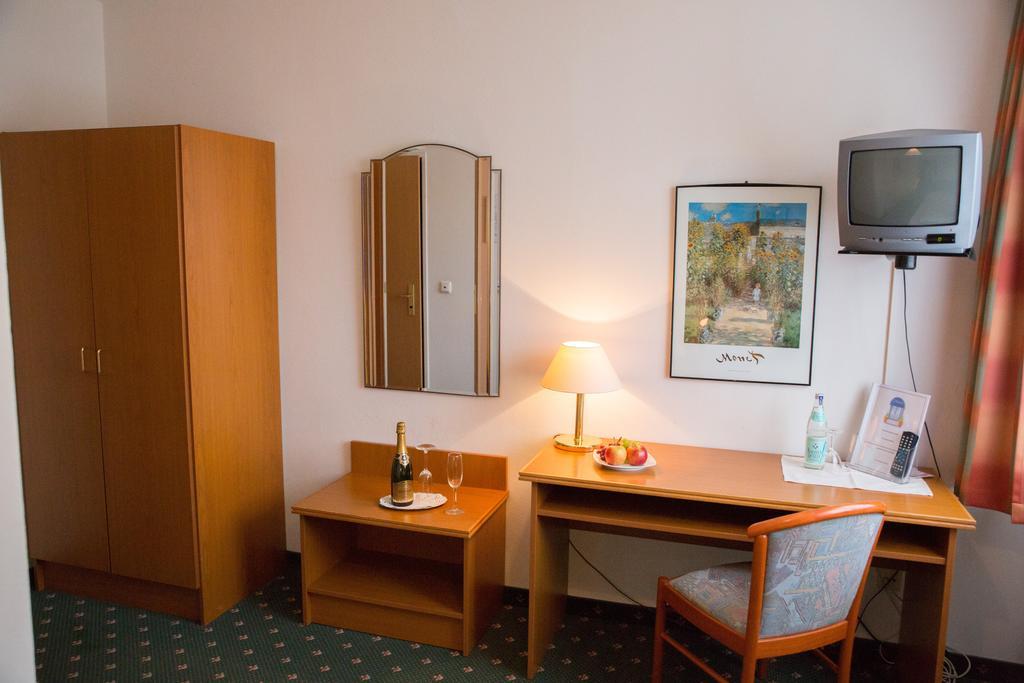 Hotel Cosima Фатерштеттен Номер фото
